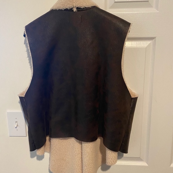 ARIZONA SHERPA VEST - Picture 2 of 4